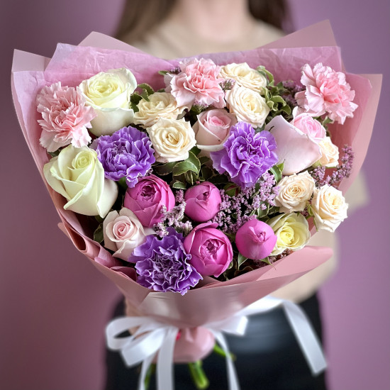 Пионовидная роза 0