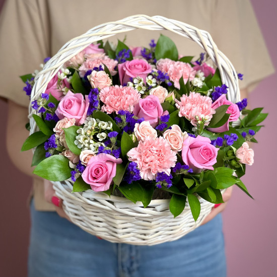 Розы в корзине 0